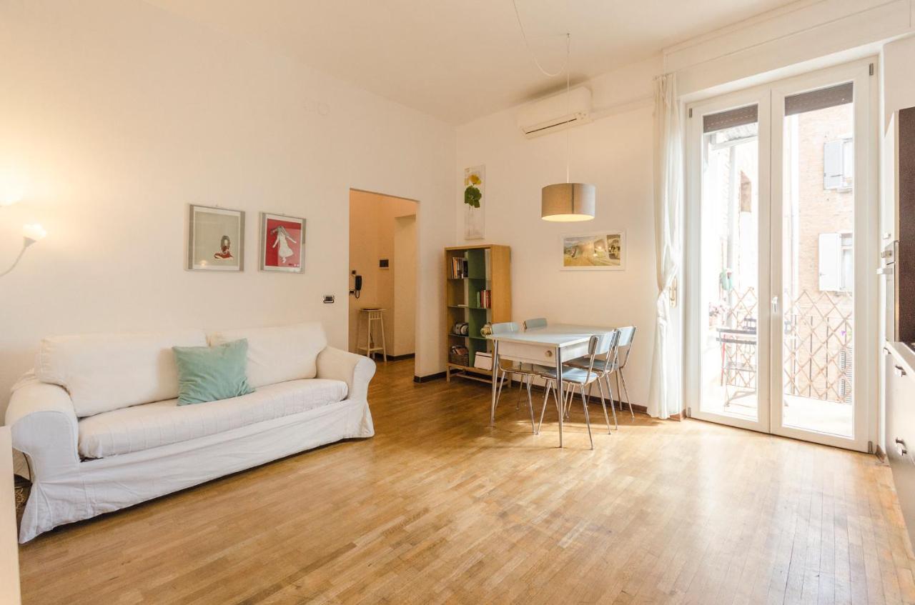 Inner Bo, Terrazzino Vista Tetti In Centro Storico โบโลญญา ภายนอก รูปภาพ